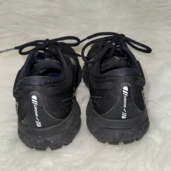 Brooks Ghost 13 All Black Athletic Running Shoes - Picture 3 of 4